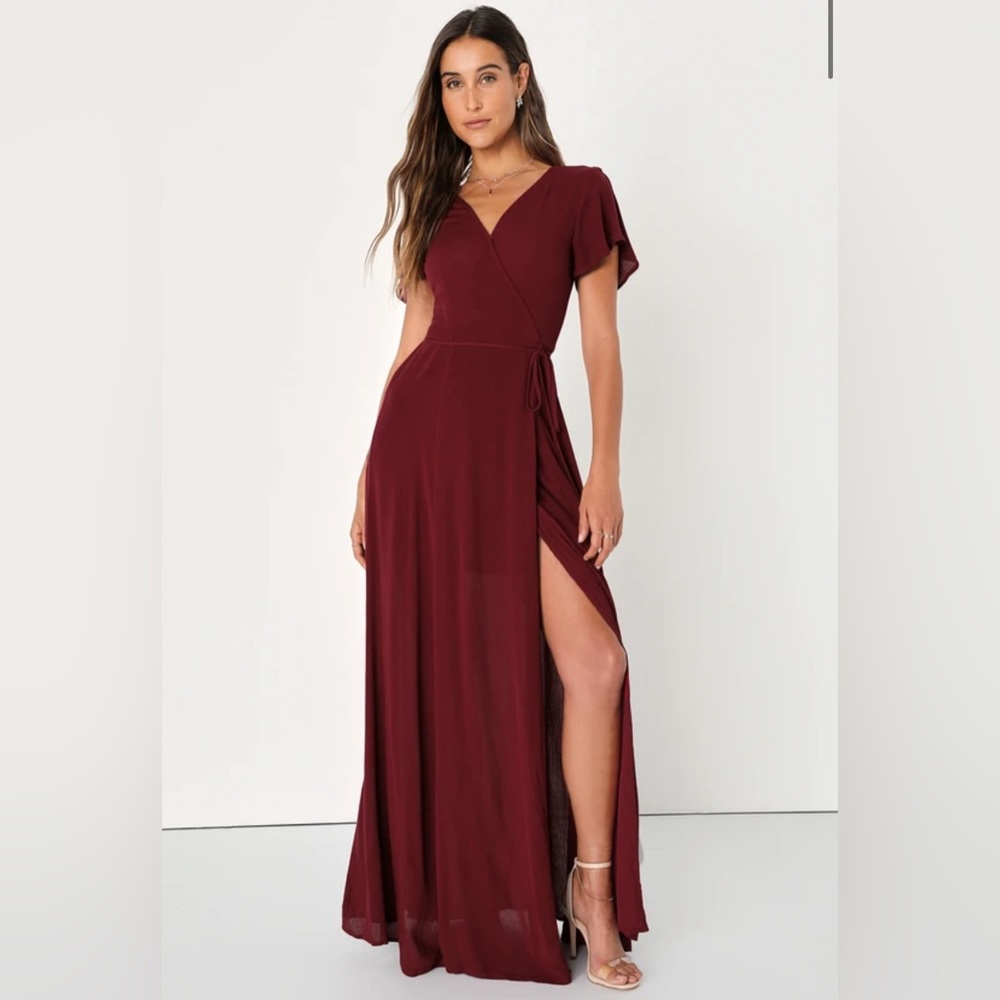 Lulu’s New burgundy maxi dress with sleeves, new - never worn
